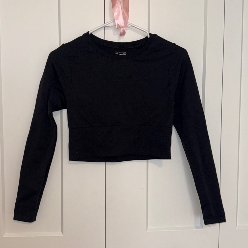 Black Long Sleeve workout Crop Top